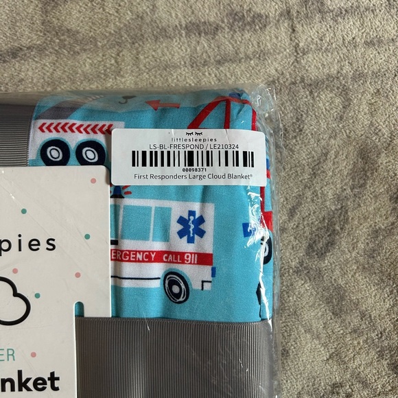 Little Sleepies cloud blanket - Picture 5 of 5